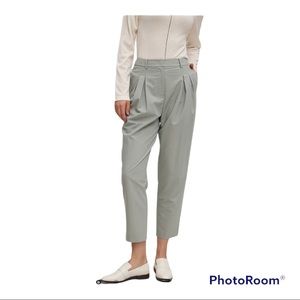 Express Women’s Pleated Front Tapered Ankle Pant Silver Grey- Size 2